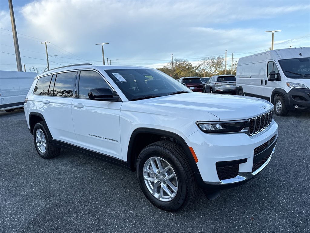 2025 Jeep Grand Cherokee L Laredo's photo