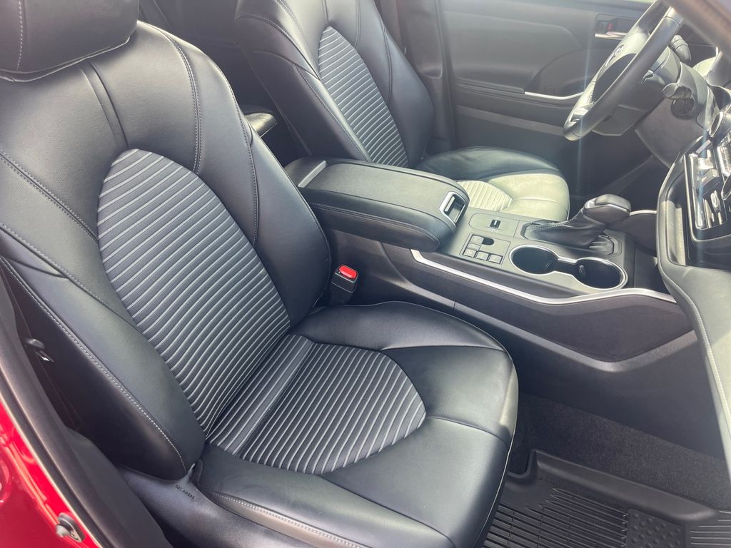 2023 Toyota Highlander XSE photo 14