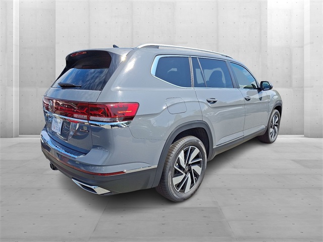 2026 Volkswagen Atlas SEL photo 4