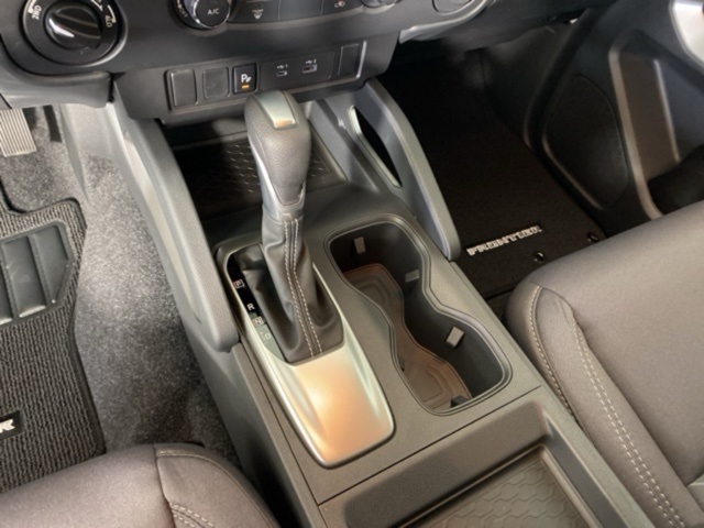 2025 Nissan Frontier SV photo 17