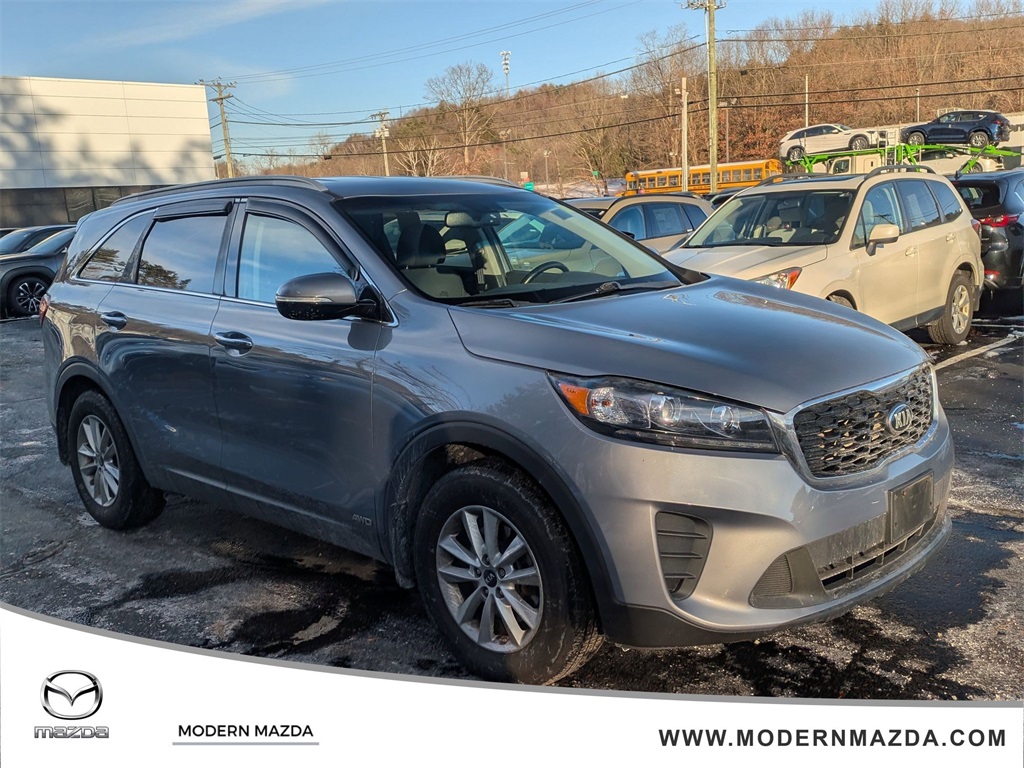 2019 Kia Sorento LX's photo
