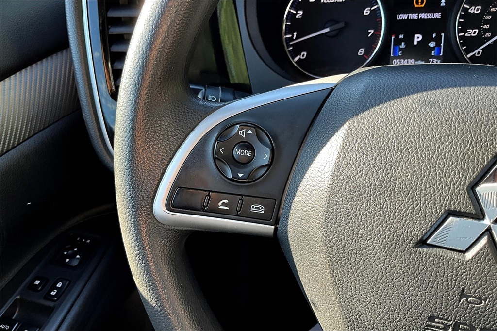 2018 Mitsubishi Outlander ES photo 23