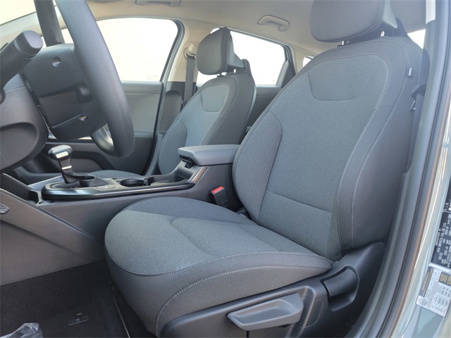 2025 Kia K4 LXS photo 11