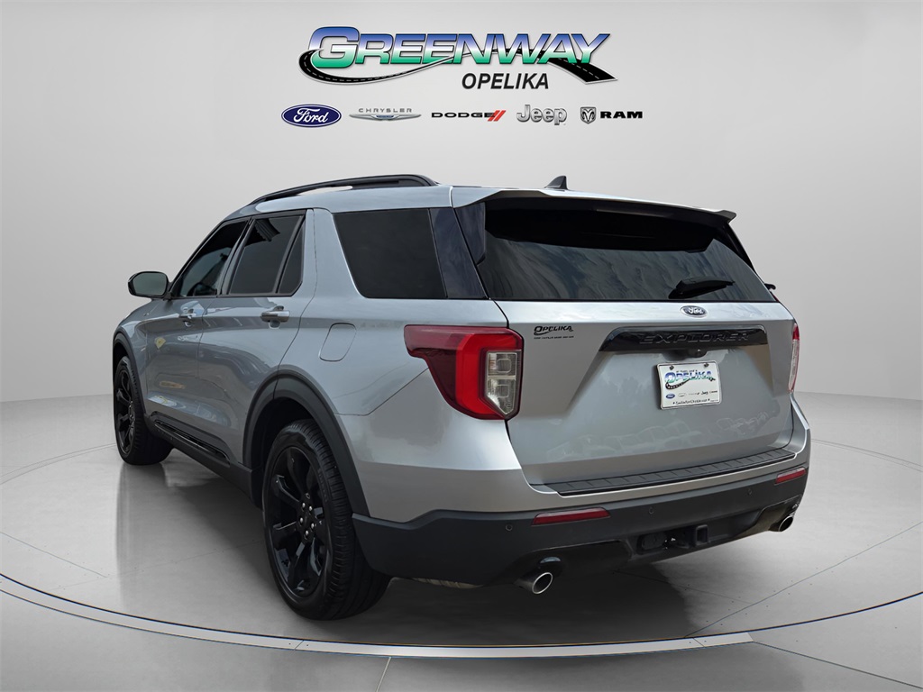 2024 Ford Explorer ST-Line photo 2