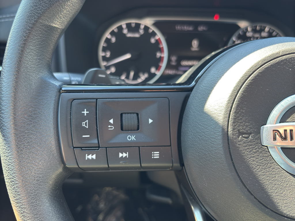 2021 Nissan Rogue SV photo 32
