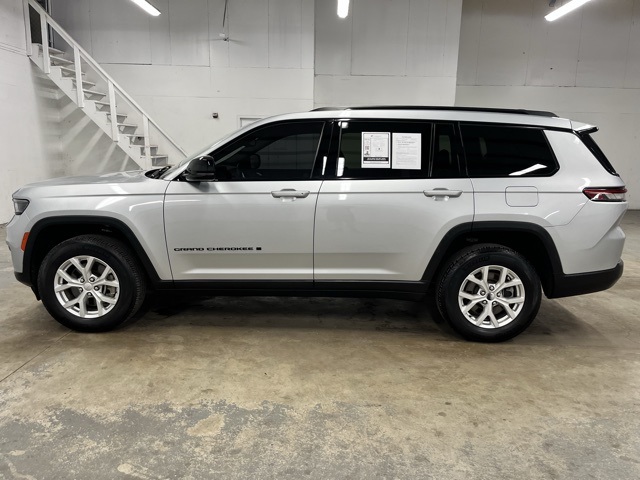 2023 Jeep Grand Cherokee Altitude photo 4