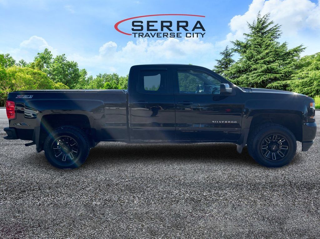 2016 Chevrolet Silverado 1500 LT photo 4