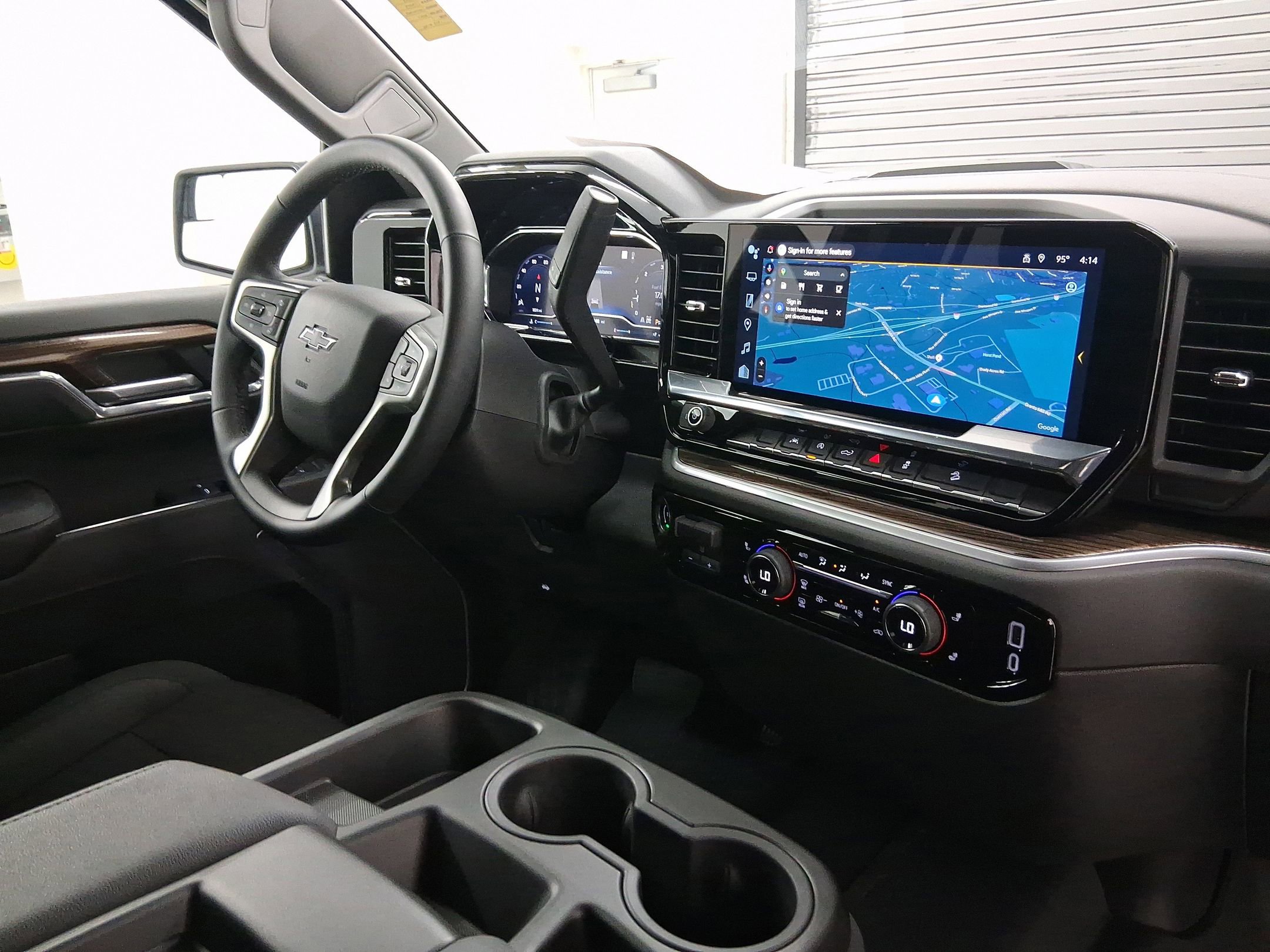 2025 Chevrolet Silverado 1500 LT Trail Boss photo 4