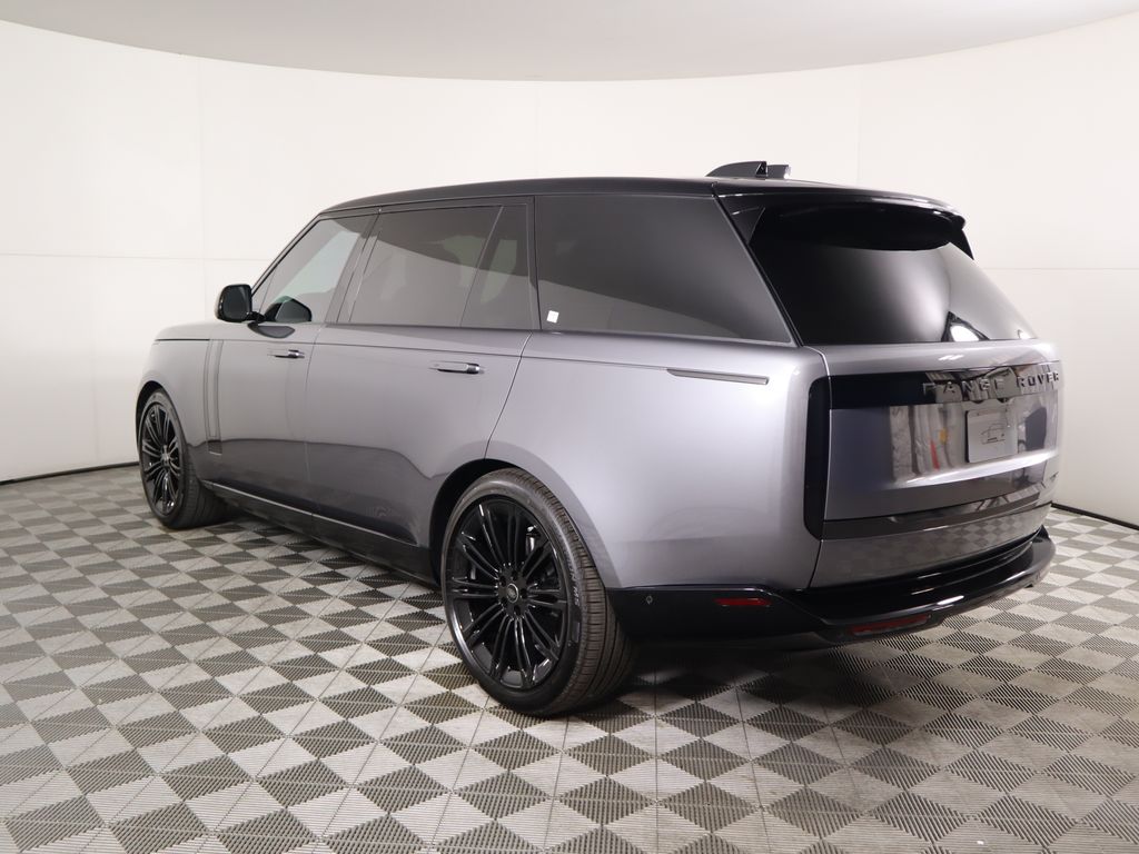 2025 Land Rover Range Rover SE photo 7