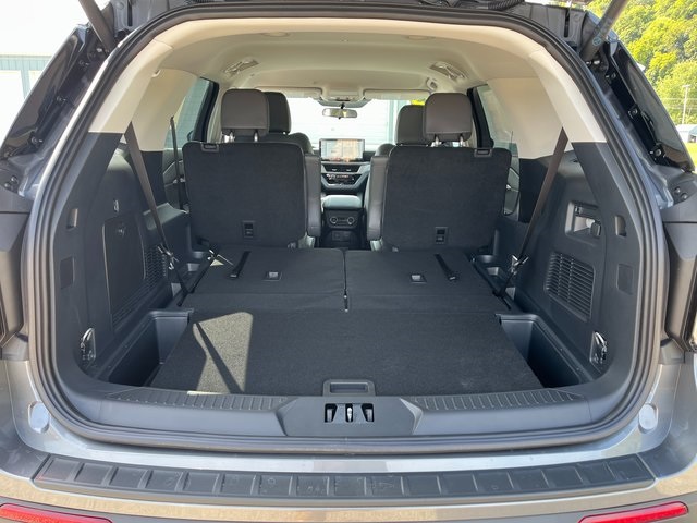 2025 Ford Explorer photo 13