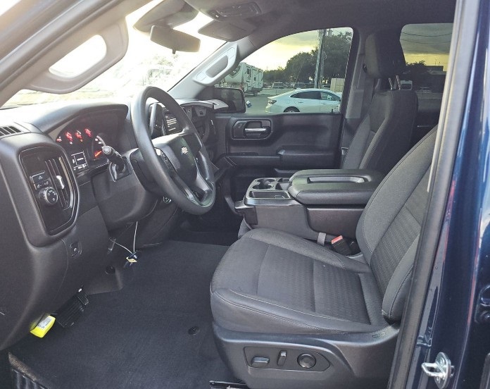 2023 Chevrolet Silverado 1500 Custom photo 6