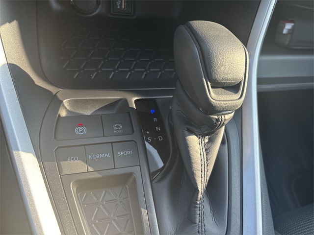 2025 Toyota RAV4 LE photo 19