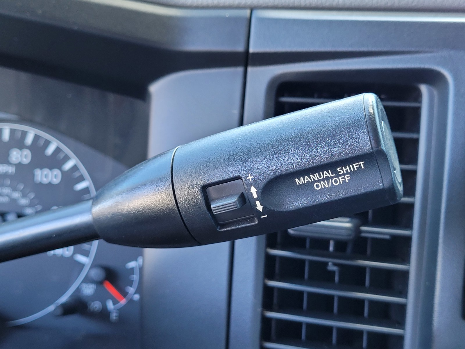 2016 Nissan NV3500 photo 14