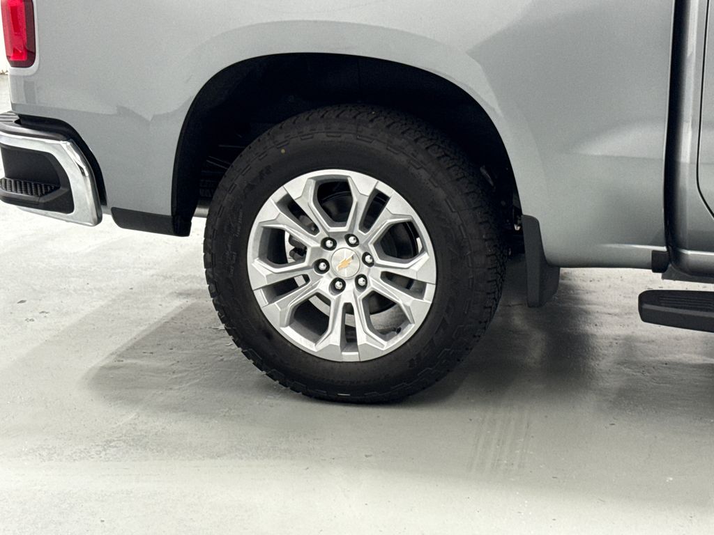 2026 Chevrolet Silverado LTZ photo 9