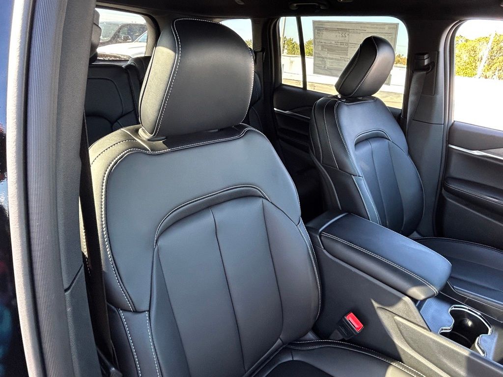 2025 Jeep Grand Cherokee Limited photo 19
