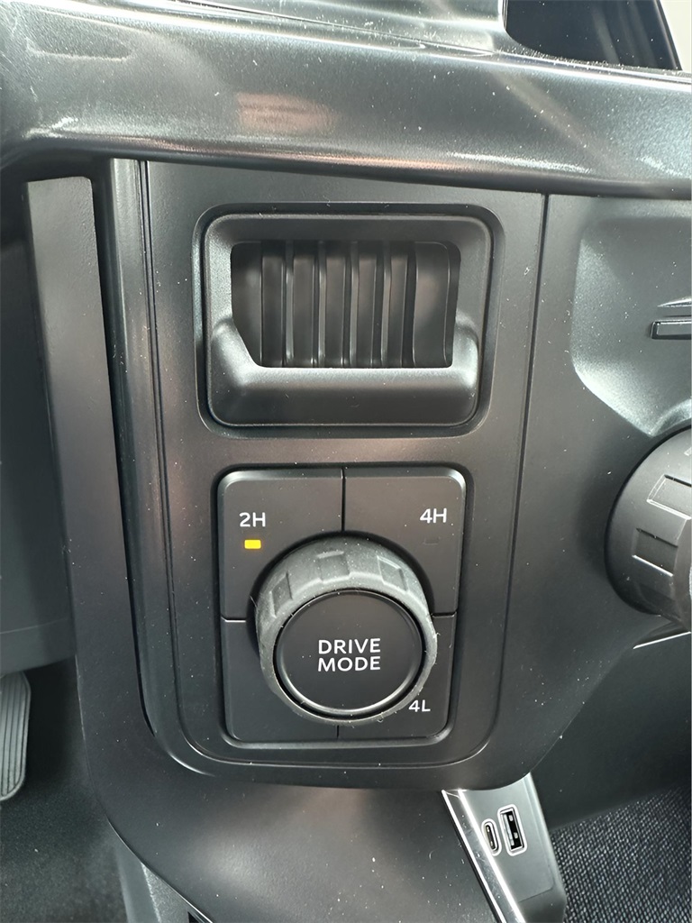 2025 Ford F-150 STX photo 19