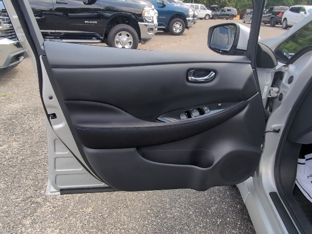 2019 Nissan Leaf SV Plus photo 15