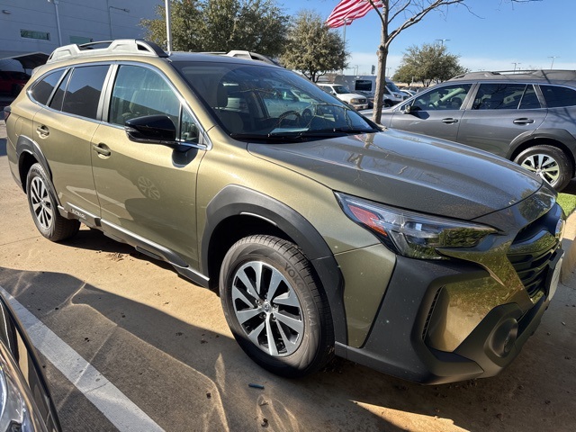 2025 Subaru Outback Premium's photo