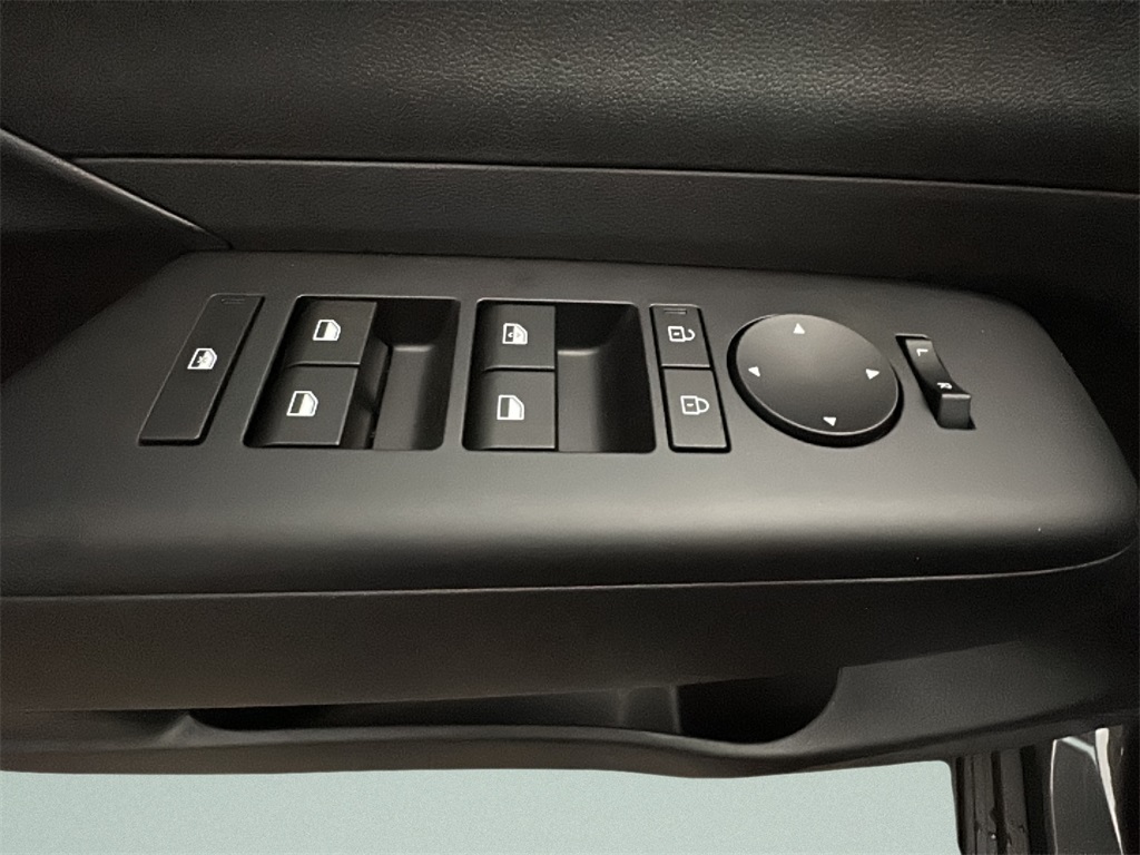 2026 Hyundai Kona SE photo 7