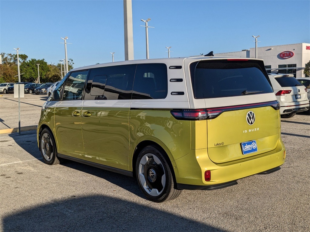 2025 Volkswagen ID. Buzz Pro Plus photo 5
