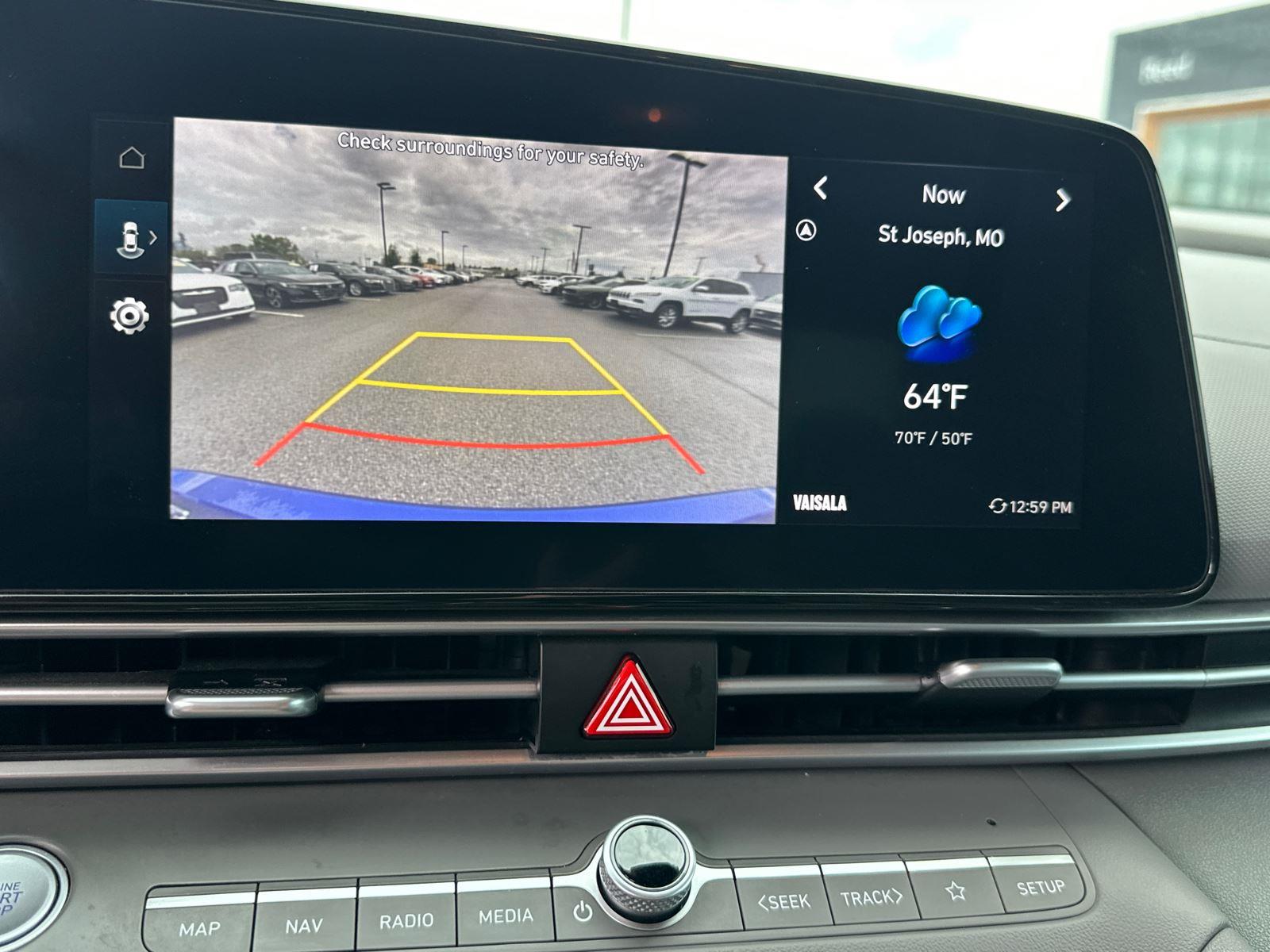2023 Hyundai Elantra SEL photo 17