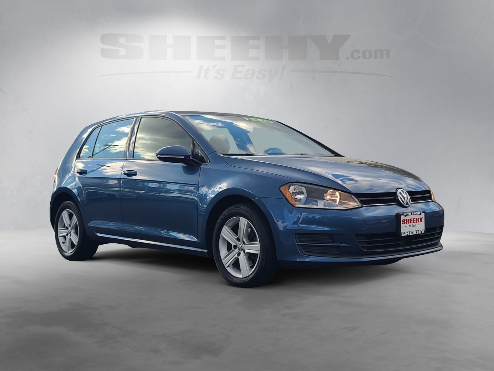 2017 Volkswagen Golf Wolfsburg Edition photo 2