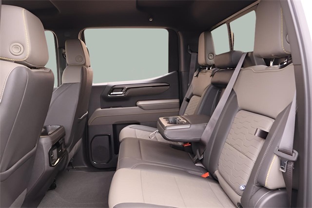 2024 Chevrolet Silverado 1500 ZR2 photo 3