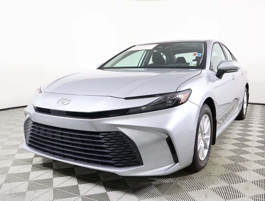 2025 Toyota Camry LE photo 2