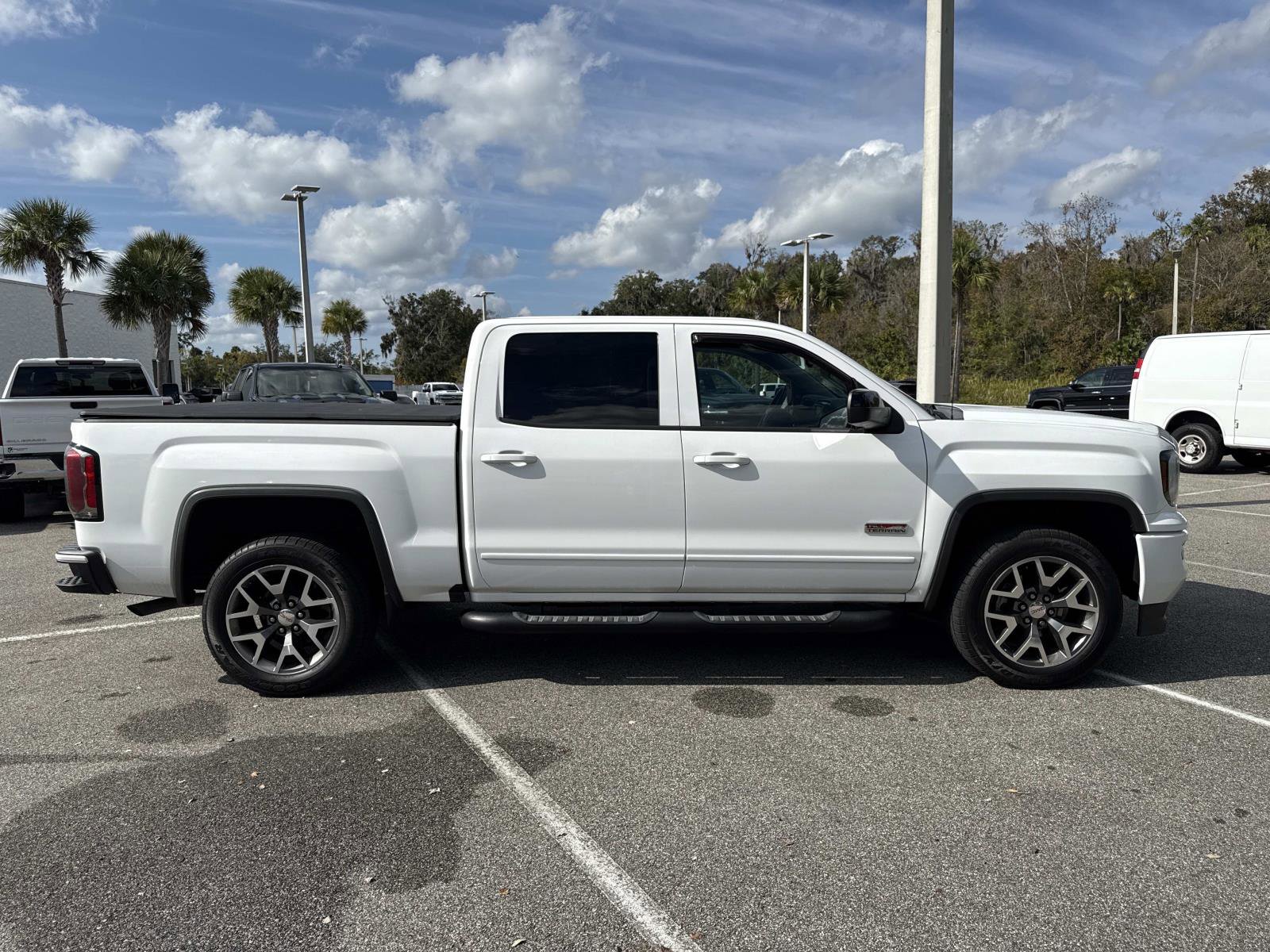 2017 GMC Sierra 1500 SLT's photo