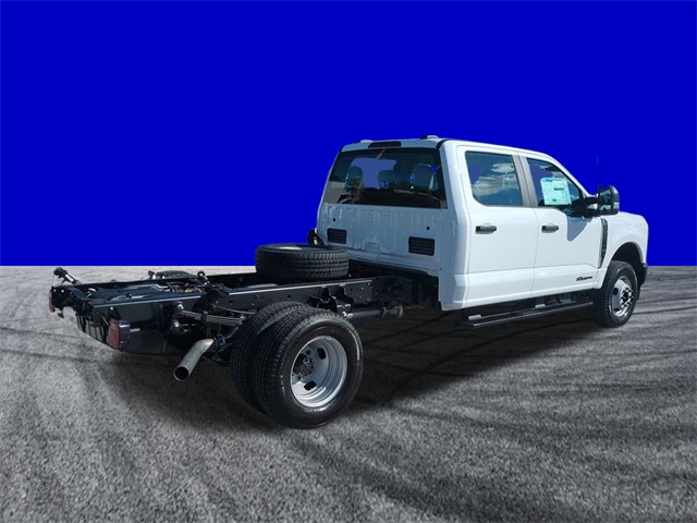 2026 Ford F-350 photo 3