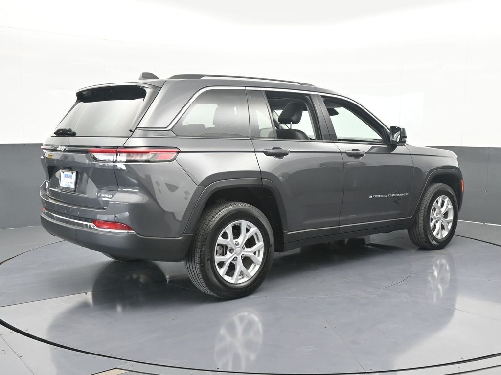 2023 Jeep Grand Cherokee Limited photo 3