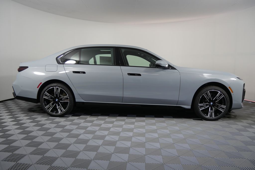 2025 Bmw 760i xDrive photo 2