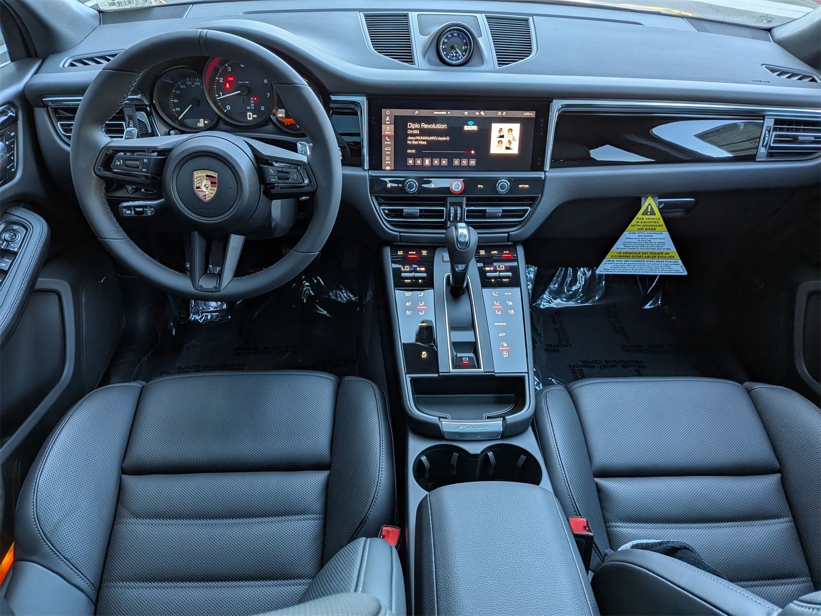 2026 Porsche Macan T photo 21