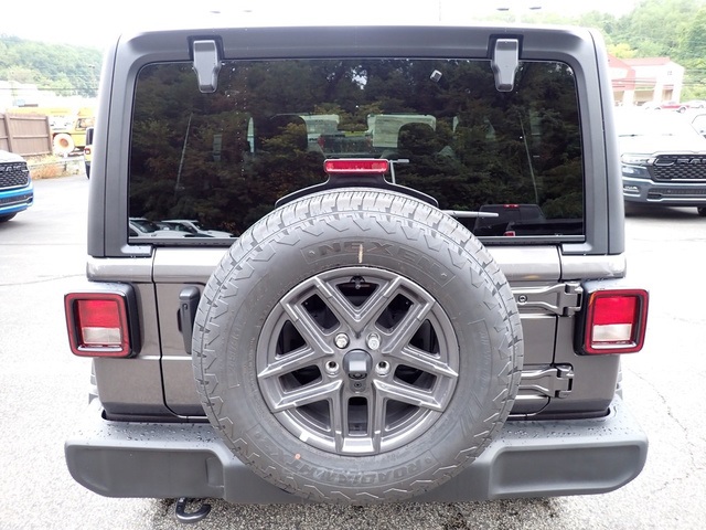 2025 Jeep Wrangler Sport S photo 4