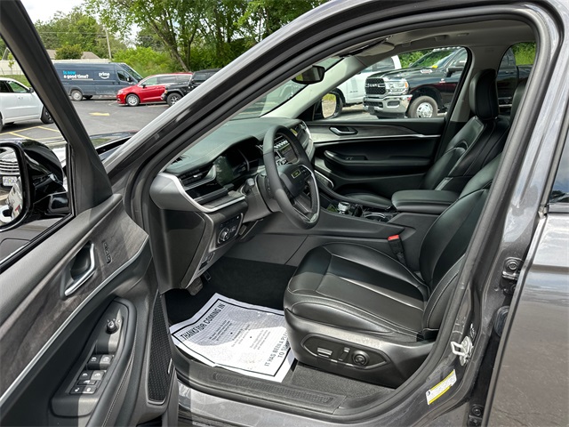 2023 Jeep Cherokee Base photo 33