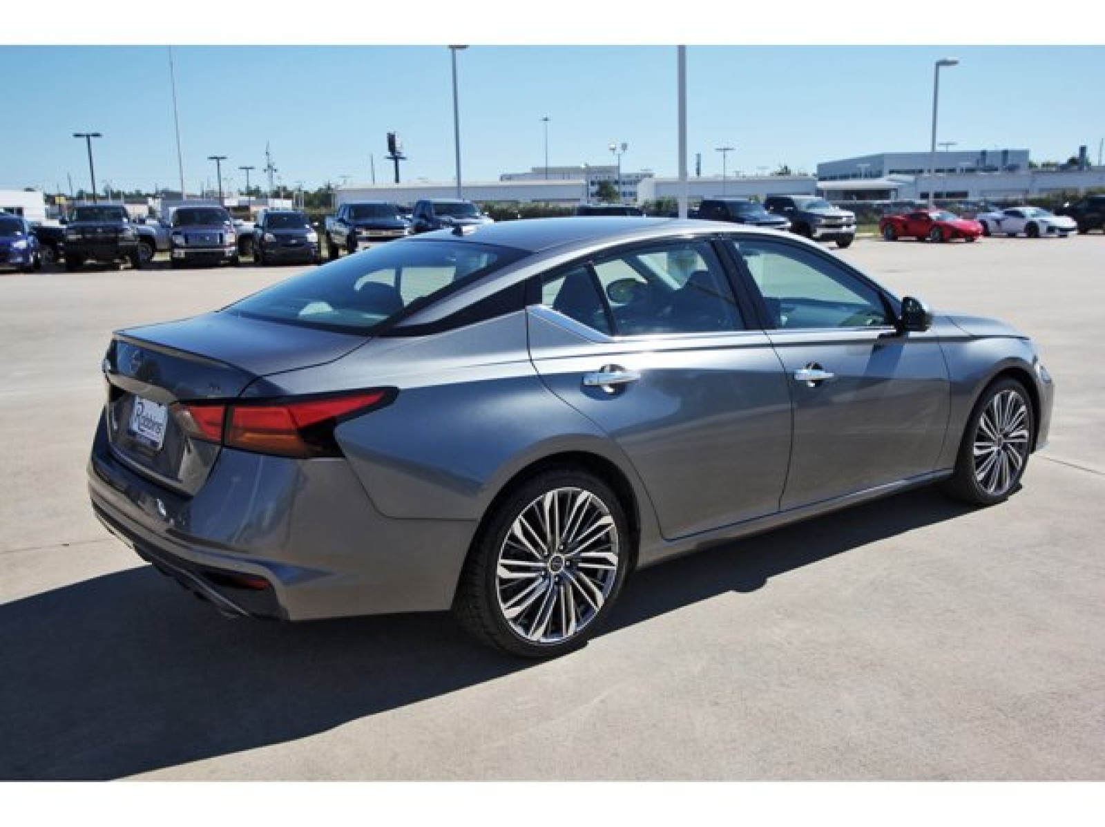 2023 Nissan Altima 2.5 SL  at Robbins Nissan