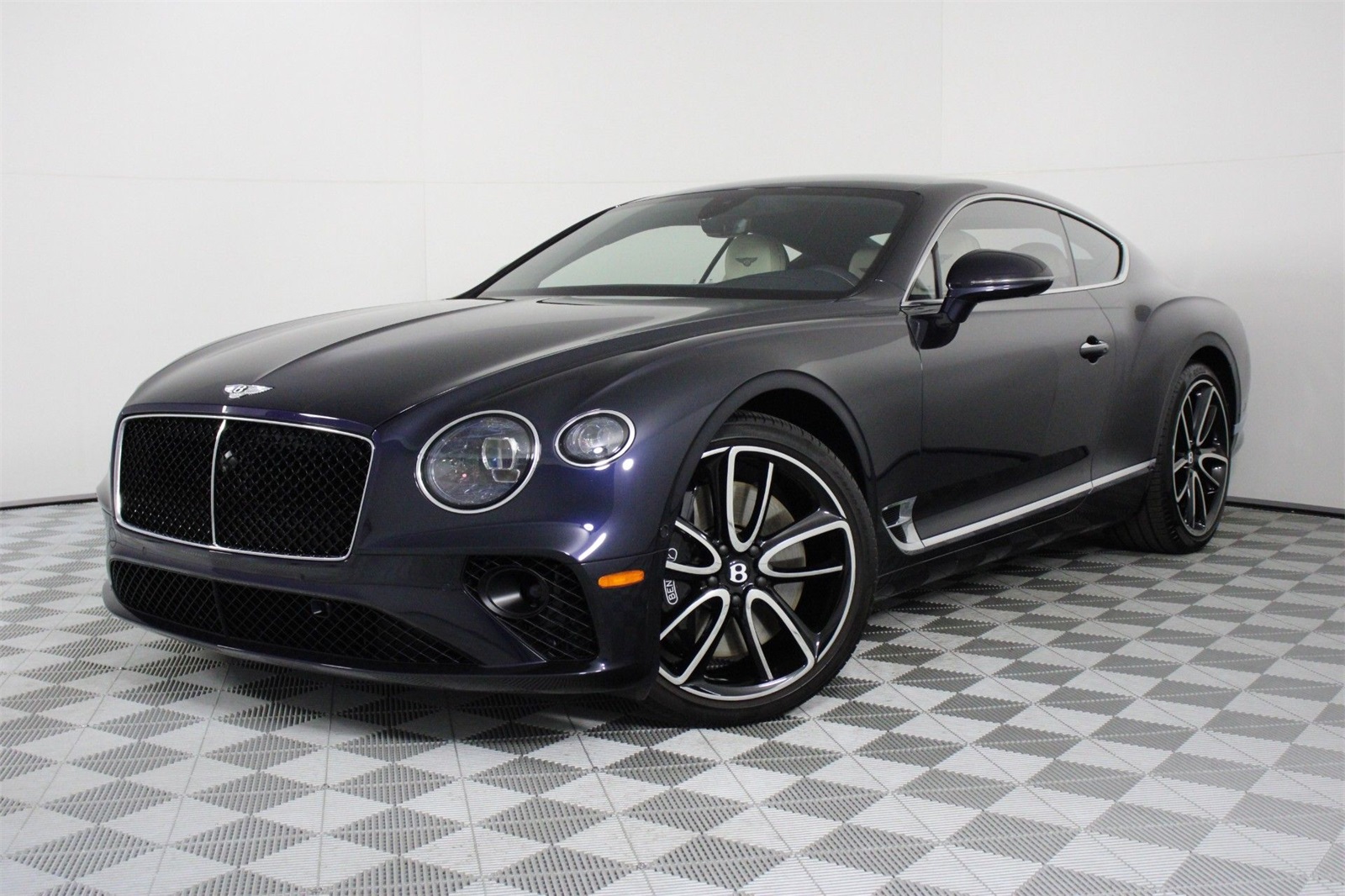 2024 Bentley Continental GT V8 photo 11