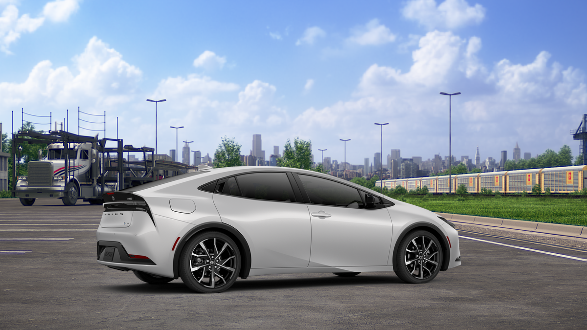 2026 Toyota Prius Plug-in Hybrid XSE photo 11