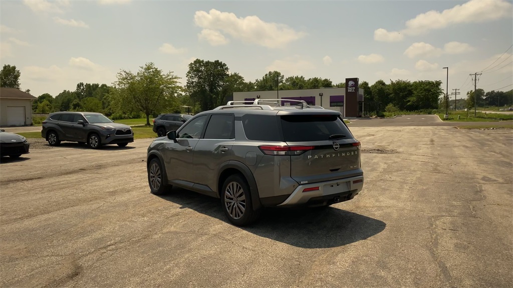 2023 Nissan Pathfinder SL photo 6