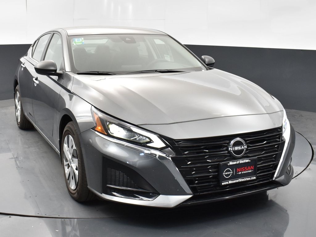 2025 Nissan Altima 2.5 S photo 2