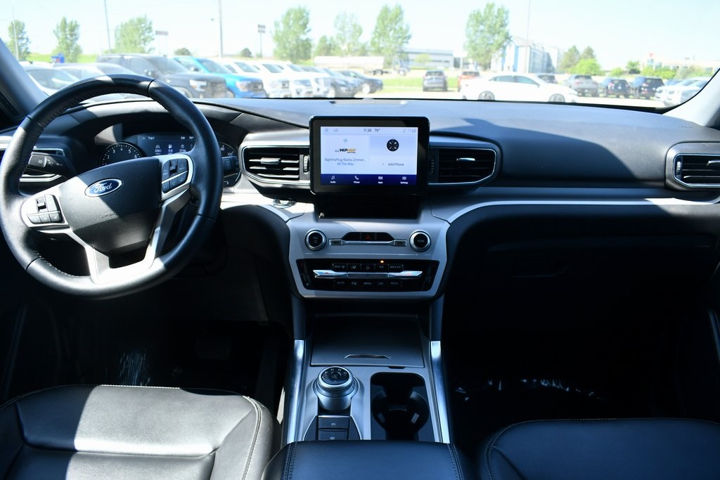 2023 Ford Explorer XLT photo 3
