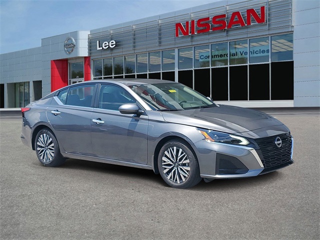 2025 Nissan Altima SV's photo