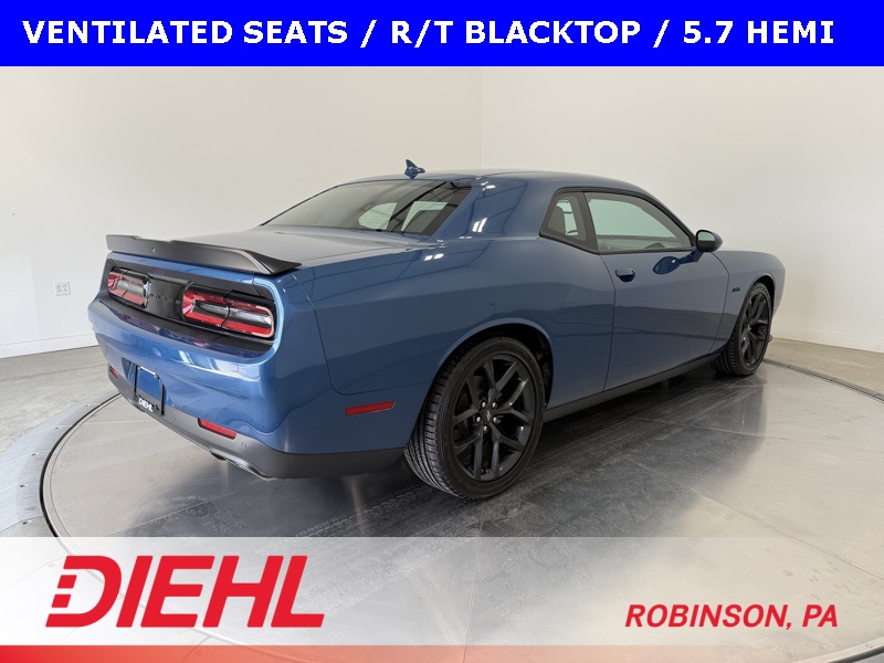 2023 Dodge Challenger R/T Plus photo 7