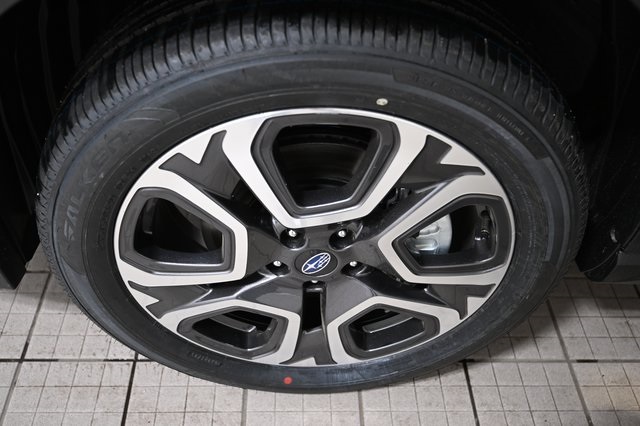 2025 Subaru Ascent Touring photo 17
