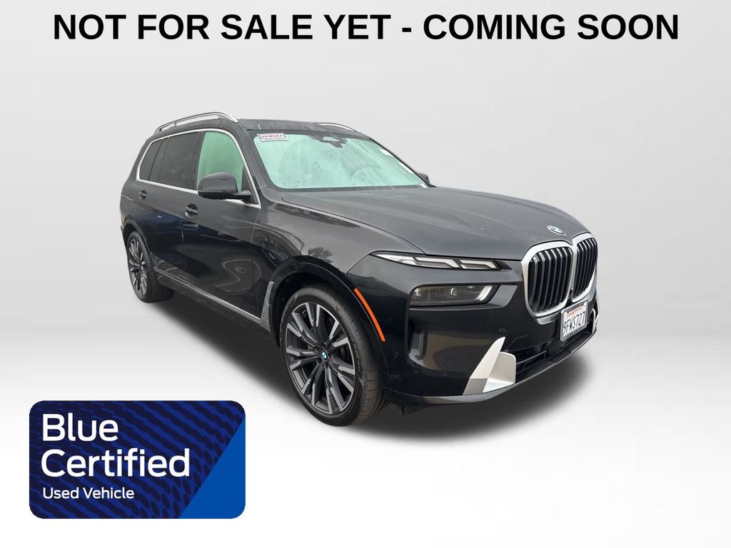 2023 BMW X7 40i's photo