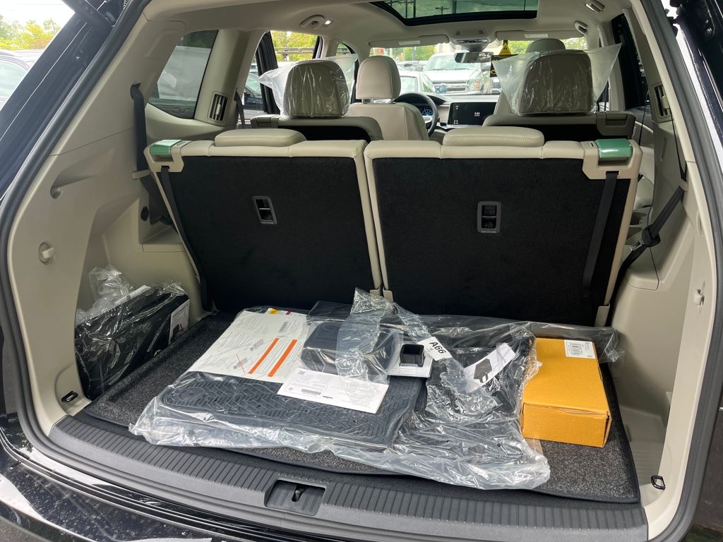 2026 Volkswagen Atlas SEL Premium R-Line photo 18