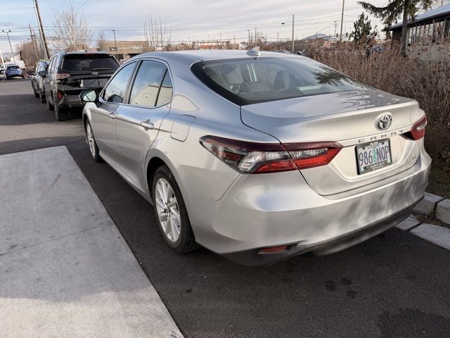 2022 Toyota Camry LE photo 4
