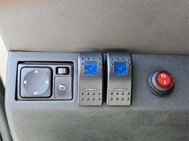 2015 Nissan Xterra S photo 23