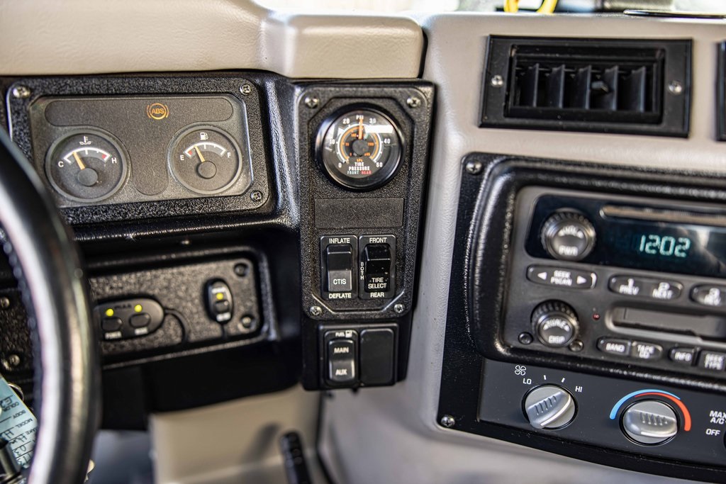 2003 HUMMER H1 - Image 22