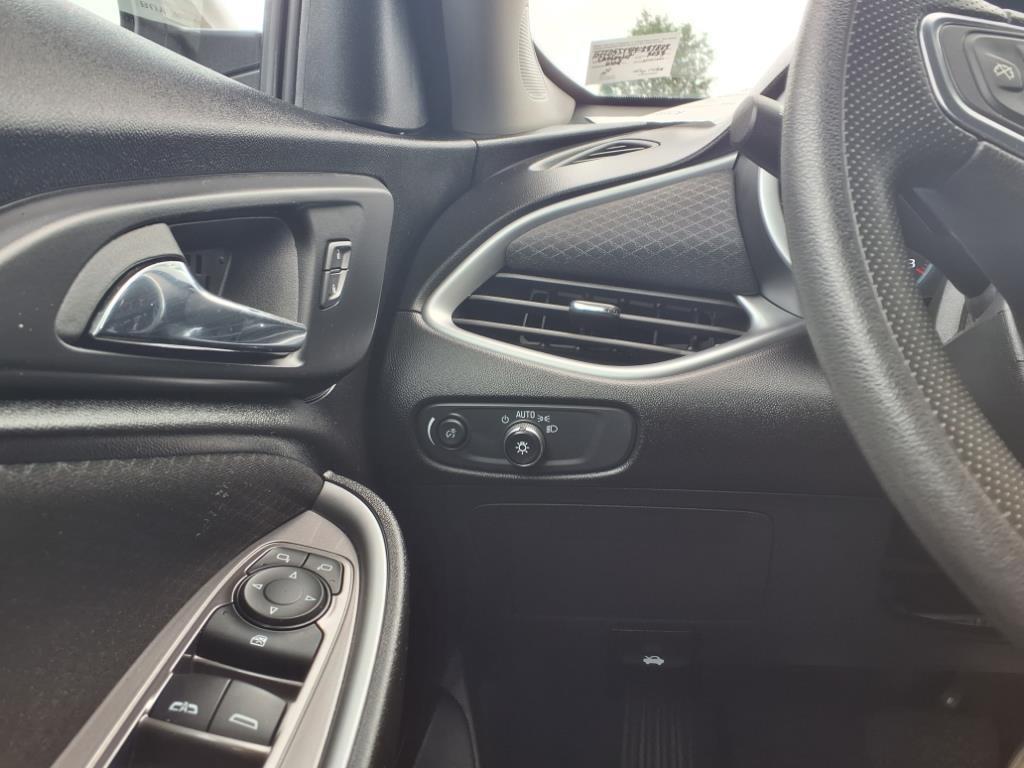 2023 Chevrolet Malibu 1LT photo 12